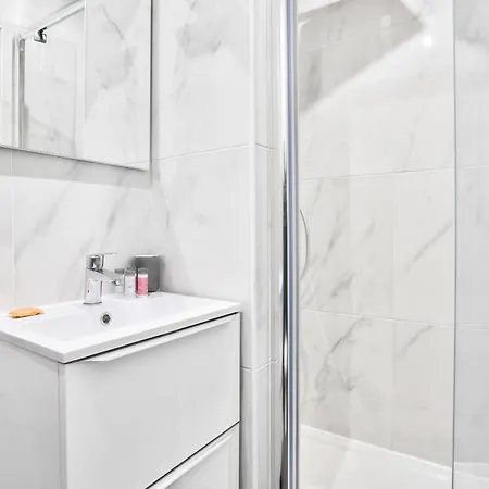 Апартаменты Splendid For 2 Persons Обервилье